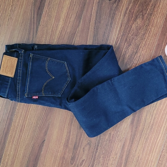 Ladies Levis - Picture 2 of 2